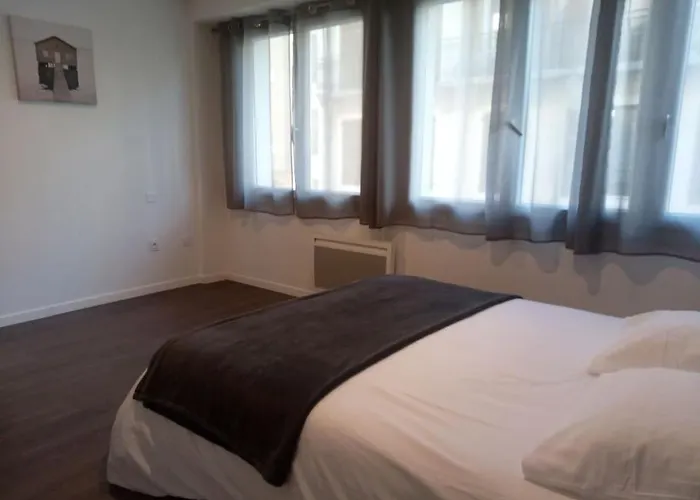 Le Douillet - Parking Gratuit - Centre Pau